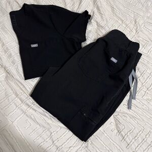 Figs Women's Black Catarina Top LP/high waisted Zamora jogger MP